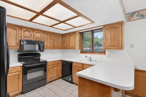 Kitchen - 3447 S Valley View Ave, Springfield, MO 65804 photo 3 of 3