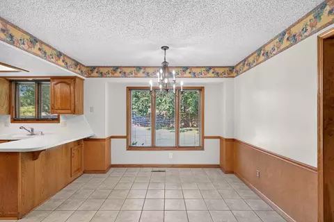 Dining - 3447 S Valley View Ave, Springfield, MO 65804 photo 1 of 1