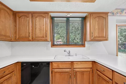Kitchen - 3447 S Valley View Ave, Springfield, MO 65804 photo 2 of 3