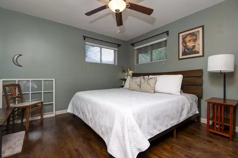 Bedroom - 426 N Oak Grove Ave, Springfield, MO 65802 photo 1 of 2