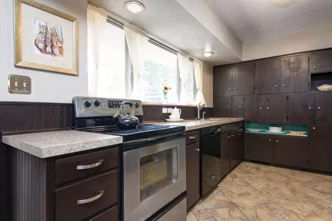 Kitchen - 426 N Oak Grove Ave, Springfield, MO 65802 photo 2 of 3