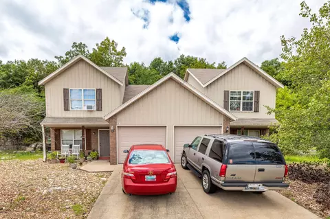16 Lakeshore Dr, Kimberling City, MO 65686