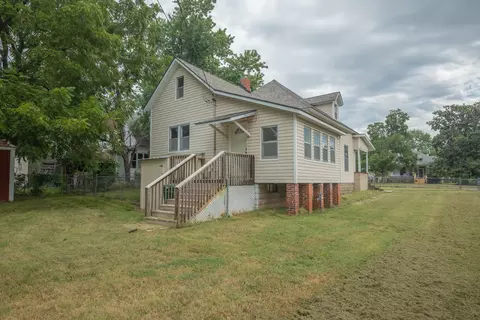 Exterior - 700 Frisco St, Monett, MO 65708 photo 4 of 7