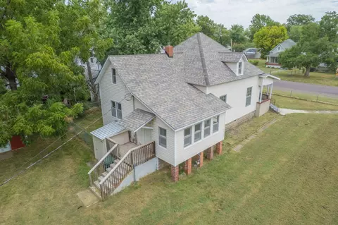 Exterior - 700 Frisco St, Monett, MO 65708 photo 2 of 7