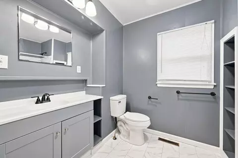 Bath - 700 Frisco St, Monett, MO 65708 photo 1 of 3