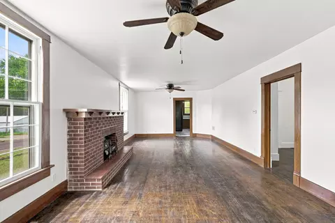 Living - 700 Frisco St, Monett, MO 65708 photo 1 of 5