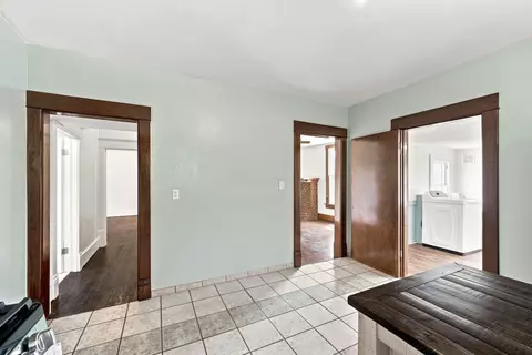 Entry Way - 700 Frisco St, Monett, MO 65708 photo 2 of 4