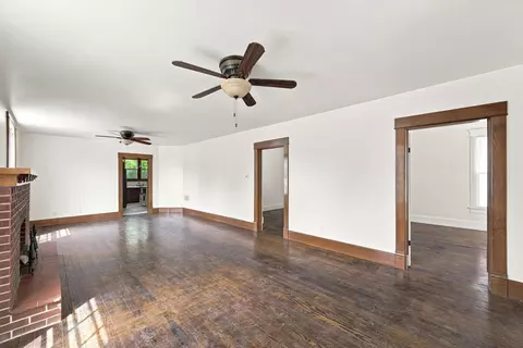 Living - 700 Frisco St, Monett, MO 65708 photo 4 of 5