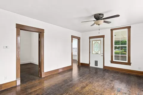 Living - 700 Frisco St, Monett, MO 65708 photo 2 of 5