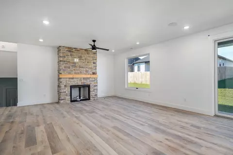 Living - 3040 W Marty St, Springfield, MO 65810 photo 1 of 1