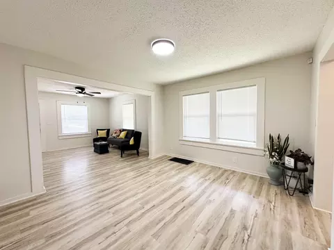 Living - 1183 S Pennsylvania Ave, Springfield, MO 65807 photo 4 of 4