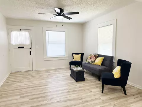 Living - 1183 S Pennsylvania Ave, Springfield, MO 65807 photo 2 of 4