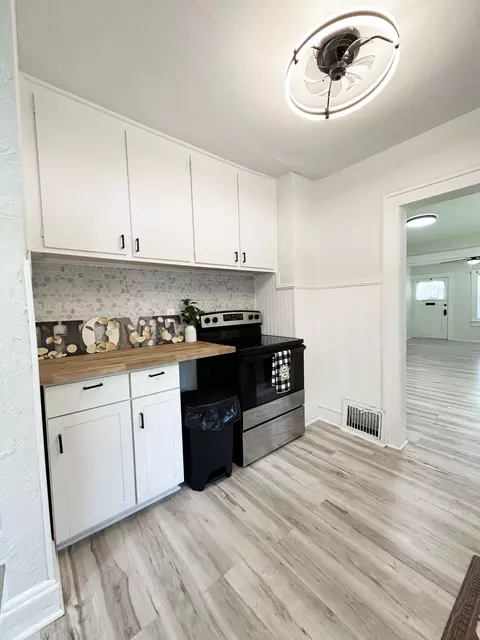 Kitchen - 1183 S Pennsylvania Ave, Springfield, MO 65807 photo 3 of 7