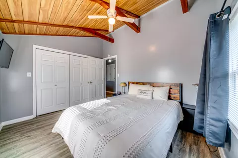 Bedroom - 31569 Spring Ave, Warsaw, MO 65355 photo 7 of 11