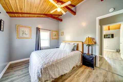 Bedroom - 31569 Spring Ave, Warsaw, MO 65355 photo 10 of 11