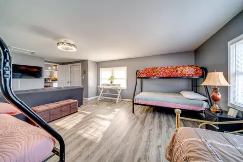 Bedroom - 31569 Spring Ave, Warsaw, MO 65355 photo 4 of 11
