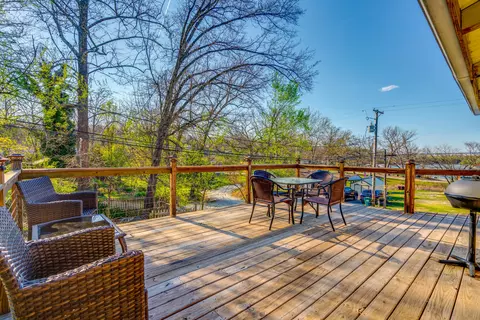 Exterior - 31569 Spring Ave, Warsaw, MO 65355 photo 1 of 4