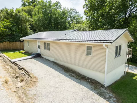 Exterior - 31569 Spring Ave, Warsaw, MO 65355 photo 4 of 4