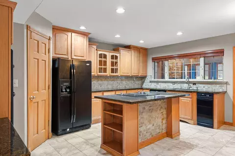 Kitchen - 218 River Bluff Dr, Branson, MO 65616 photo 7 of 8