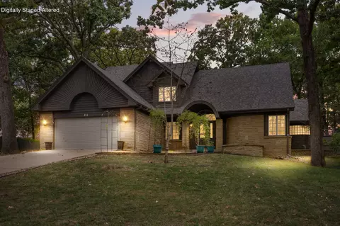 Exterior - 218 River Bluff Dr, Branson, MO 65616 photo 2 of 18