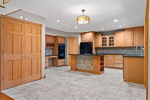 Kitchen - 218 River Bluff Dr, Branson, MO 65616 photo 4 of 8