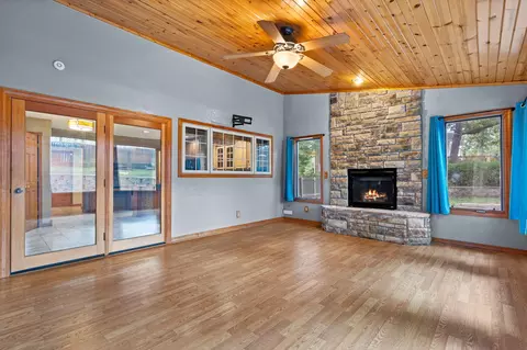 Living - 218 River Bluff Dr, Branson, MO 65616 photo 7 of 9