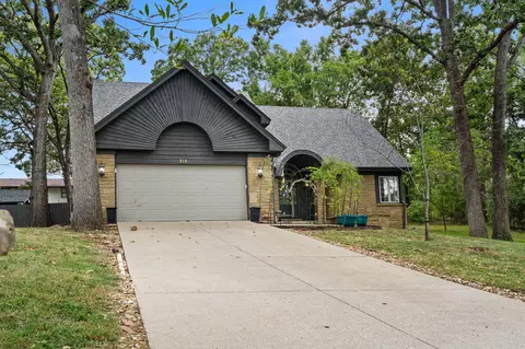 Exterior - 218 River Bluff Dr, Branson, MO 65616 photo 3 of 18