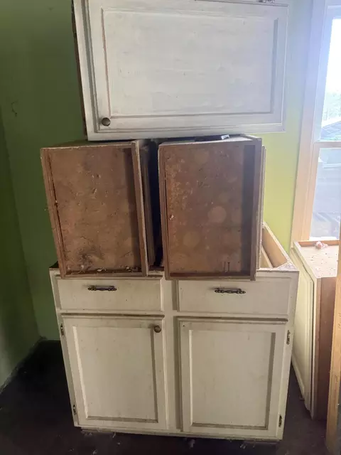 Kitchen - 2050 N Nettleton Ave, Springfield, MO 65803 photo 3 of 3
