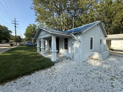 Exterior - 2050 N Nettleton Ave, Springfield, MO 65803 photo 1 of 3