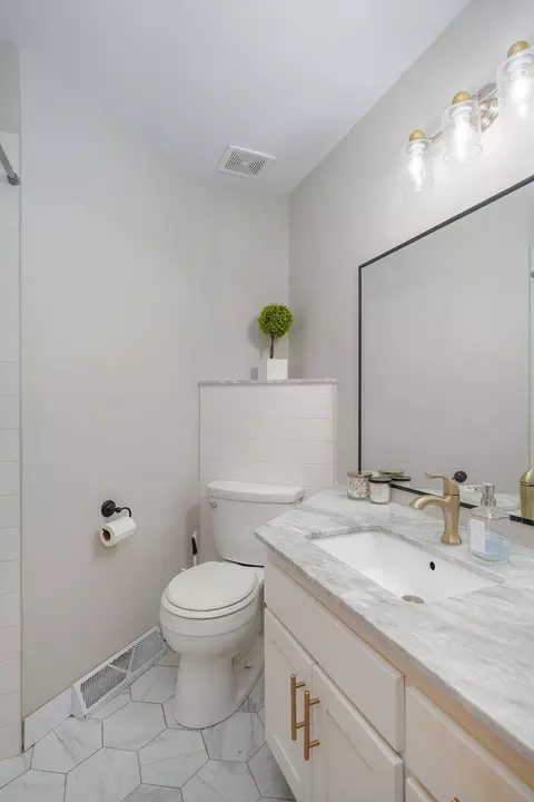 Bath - 2642 E Lombard St, Springfield, MO 65802 photo 2 of 3