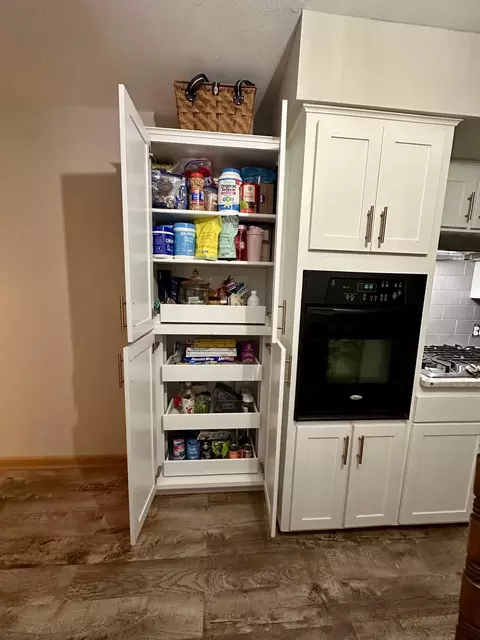 Kitchen - 2642 E Lombard St, Springfield, MO 65802 photo 5 of 6