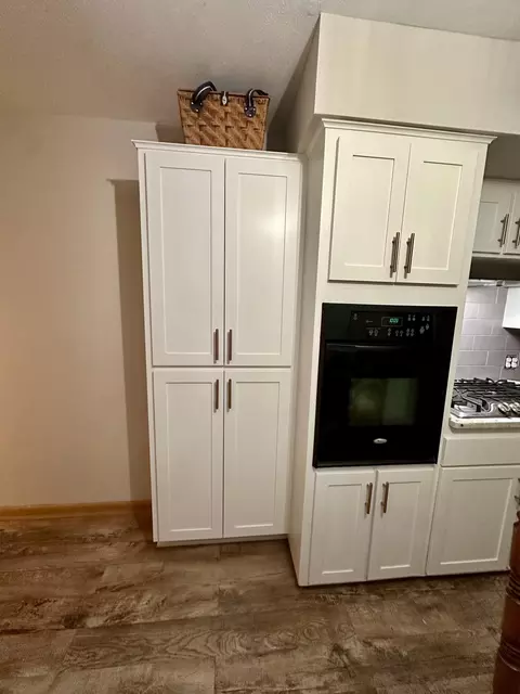 Kitchen - 2642 E Lombard St, Springfield, MO 65802 photo 4 of 6