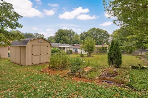 Exterior - 2642 E Lombard St, Springfield, MO 65802 photo 5 of 9