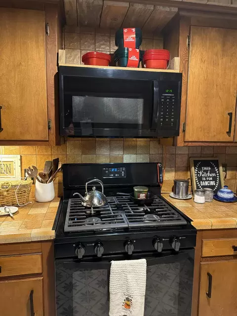 Kitchen - 3320 County Road 328, Thayer, MO 65791 photo 3 of 3