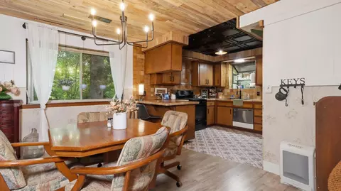 Dining - 3320 County Road 328, Thayer, MO 65791 photo 1 of 1