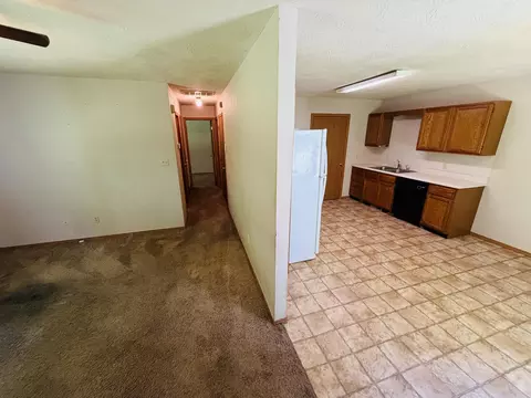 Entry Way - 1432 N Prospect Ave #A & B, Springfield, MO 65802 photo 2 of 3