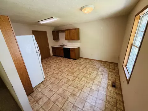 Kitchen - 1432 N Prospect Ave #A & B, Springfield, MO 65802 photo 4 of 5
