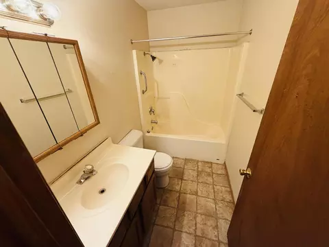 Bath - 1432 N Prospect Ave #A & B, Springfield, MO 65802 photo 2 of 2