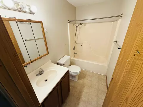Bath - 1432 N Prospect Ave #A & B, Springfield, MO 65802 photo 1 of 2