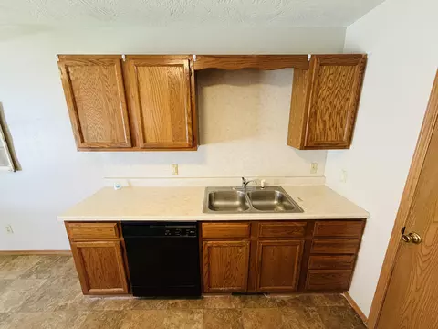Kitchen - 1432 N Prospect Ave #A & B, Springfield, MO 65802 photo 3 of 5