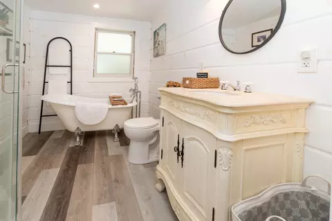 Bath - 316 S Maple St, Galena, MO 65656 photo 4 of 6