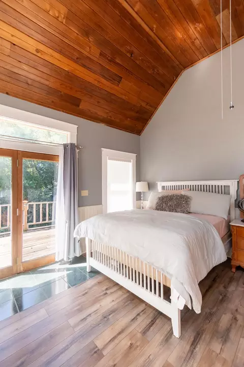 Bedroom - 316 S Maple St, Galena, MO 65656 photo 6 of 7