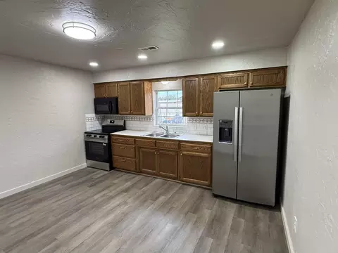 Kitchen - 212 E Delta St, Aurora, MO 65605 photo 1 of 2