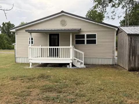 Exterior - 212 E Delta St, Aurora, MO 65605 photo 2 of 3
