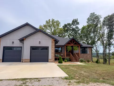 Exterior - 105 Boroughs St, Cabool, MO 65689 photo 3 of 8