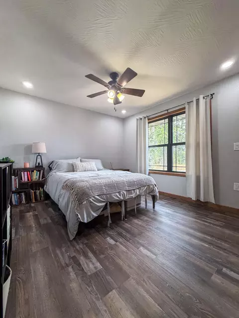 Bedroom - 105 Boroughs St, Cabool, MO 65689 photo 4 of 4