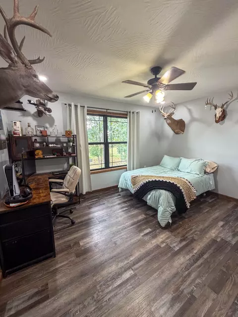Bedroom - 105 Boroughs St, Cabool, MO 65689 photo 3 of 4