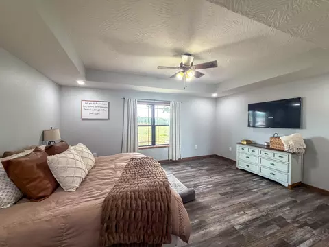 Bedroom - 105 Boroughs St, Cabool, MO 65689 photo 2 of 4