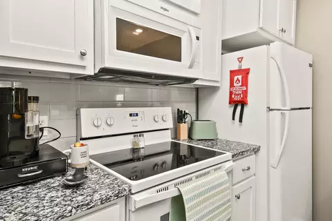 Kitchen - 120 Spring Creek Ct #2, Branson, MO 65616 photo 4 of 5