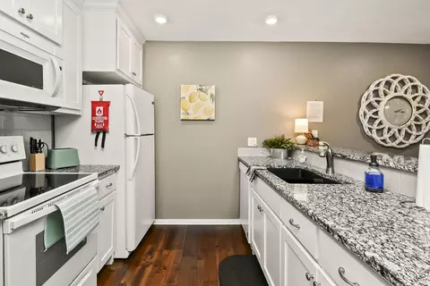 Kitchen - 120 Spring Creek Ct #2, Branson, MO 65616 photo 2 of 5